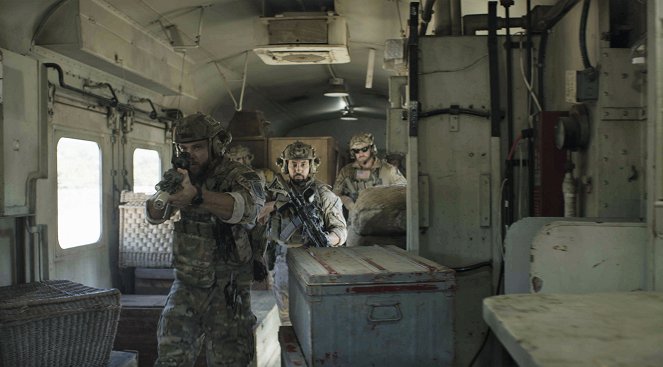 SEAL Team - Bombe im Zug - Filmfotos