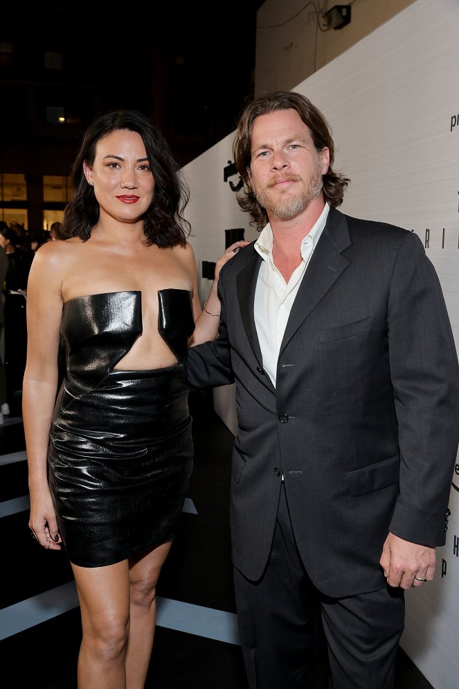 Peryferal - Season 1 - Z imprez - The Peripheral red carpet premiere and screening at The Theatre at Ace Hotel on October 11, 2022 in Los Angeles, California - Lisa Joy, Jonathan Nolan