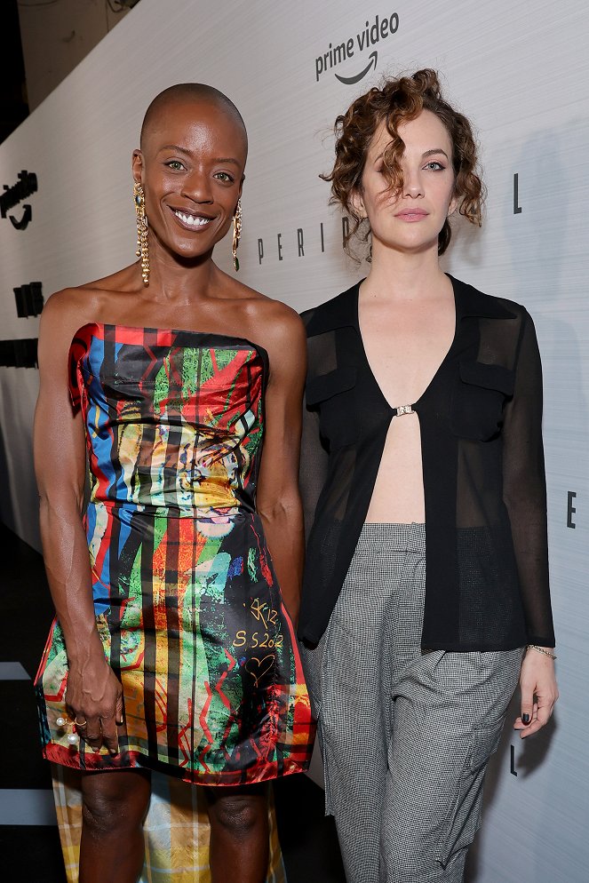 Peryferal - Season 1 - Z imprez - The Peripheral red carpet premiere and screening at The Theatre at Ace Hotel on October 11, 2022 in Los Angeles, California - T'Nia Miller, Kate Siegel
