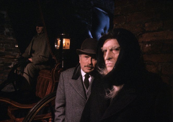 The Return of Sherlock Holmes - Season 1 - The Man with the Twisted Lip - Z filmu