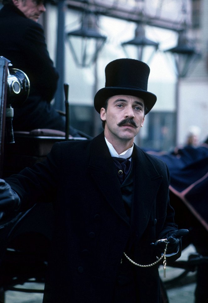 The Return of Sherlock Holmes - Season 1 - The Second Stain - Filmfotos