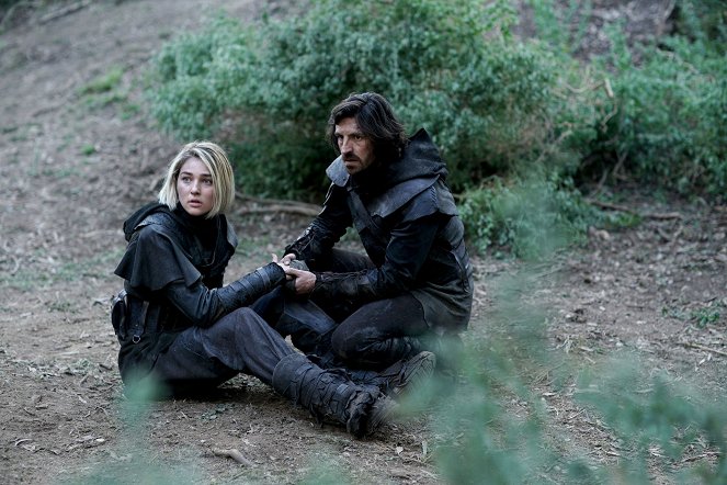 La brea - The Heist - Photos - Zyra Gorecki, Eoin Macken