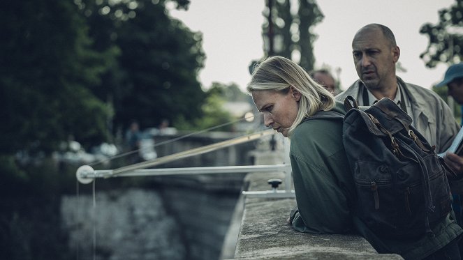 Hochwasser - Episode 1 - Filmfotos - Agnieszka Żulewska, Piotr Miazga