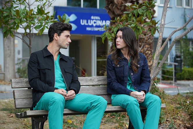 The Town Doctor - Episode 9 - Photos - Deniz Can Aktaş, Hazal Subaşı