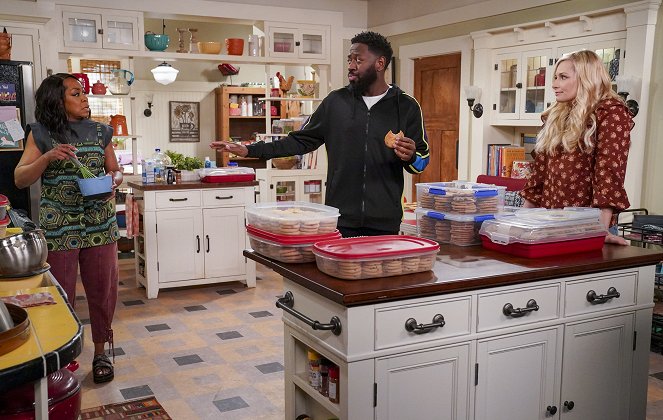 The Neighborhood - Season 3 - Welcome to the Treehouse - Photos