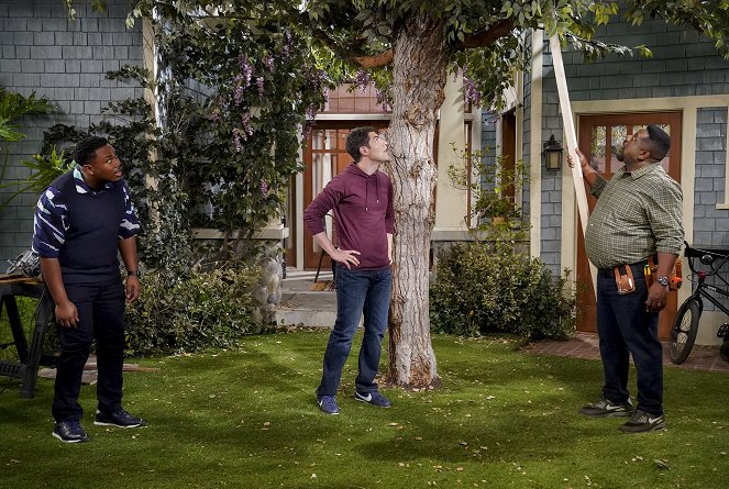 The Neighborhood - Season 3 - Welcome to the Treehouse - Photos