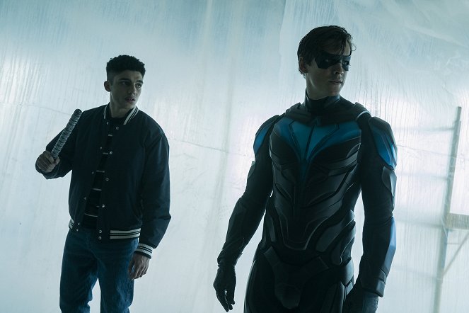 Titans - Season 4 - Lex Luthor - Filmfotos - Jay Lycurgo, Brenton Thwaites