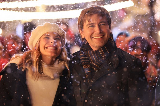 Much Ado About Christmas - Film - Susie Abromeit, Torrance Coombs
