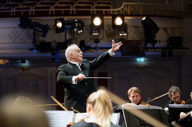 Daniel Barenboim dirigiert Beethovens Sinfonie Nr. 8 - Aus der Staatsoper Unter den Linden - Photos - Daniel Barenboim