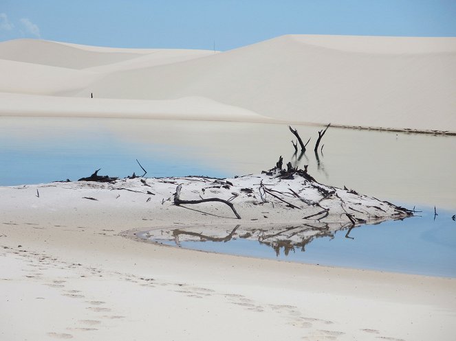 Secret Life of Lakes - Season 1 - Lençois Maranhenses, of Sand and Lakes - Photos