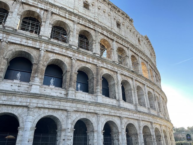Ancient Engineering - Earliest Arenas: The Colosseum - Photos