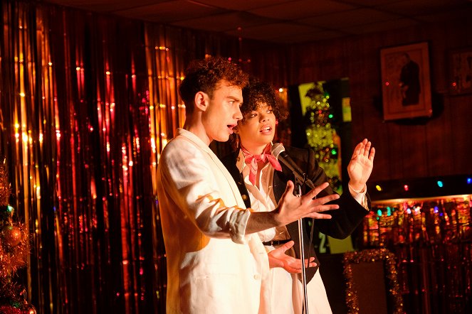 It's a Sin - Episode 2 - Filmfotos - Olly Alexander, Lydia West