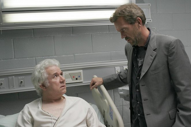 Dr House - Season 3 - Syn faceta w śpiączce - Z filmu - John Larroquette, Hugh Laurie