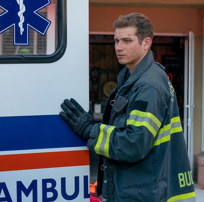 9-1-1 - Season 6 - Cursed - Photos - Oliver Stark