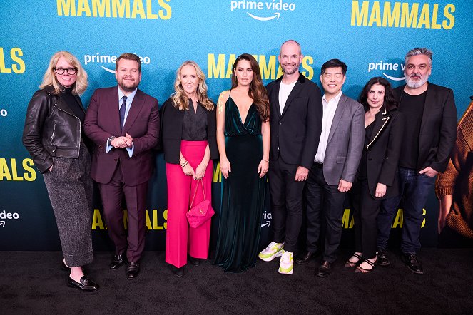 Savci - Z akcií - "Mammals" red carpet premiere and screening at The West Hollywood EDITION on November 02, 2022 in West Hollywood, California