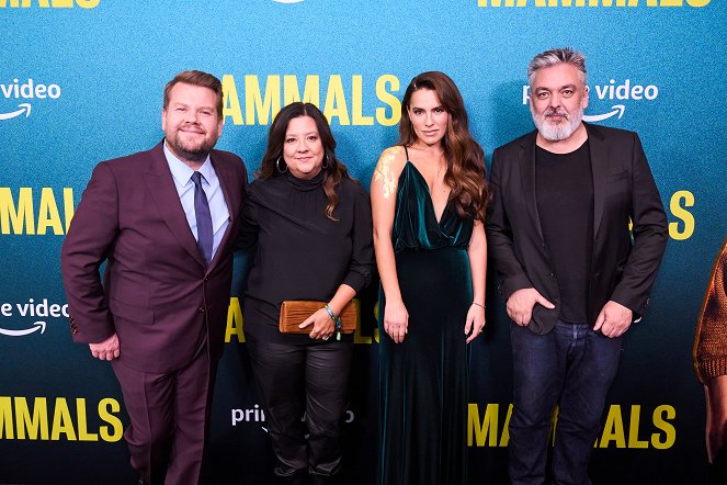 Savci - Z akcií - "Mammals" red carpet premiere and screening at The West Hollywood EDITION on November 02, 2022 in West Hollywood, California