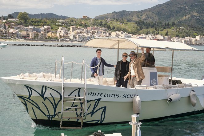 The White Lotus - Season 2 - Ciao - Photos - Adam DiMarco, Michael Imperioli, F. Murray Abraham