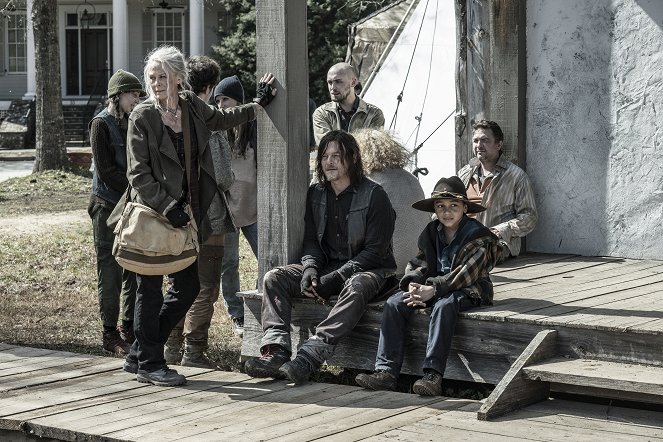 The Walking Dead - Family - Photos - Melissa McBride, Norman Reedus