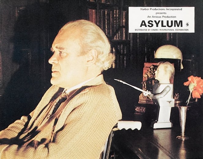 Asylum - Vitrinfotók - Patrick Magee