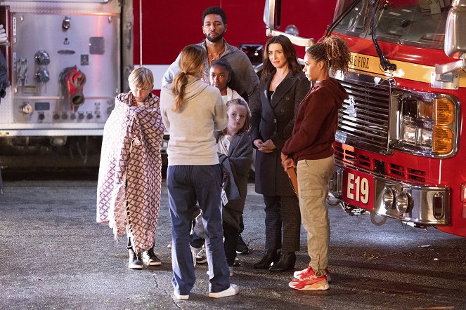Grey's Anatomy - Thunderstruck - Photos - Anthony Hill, Caterina Scorsone, Kelly McCreary