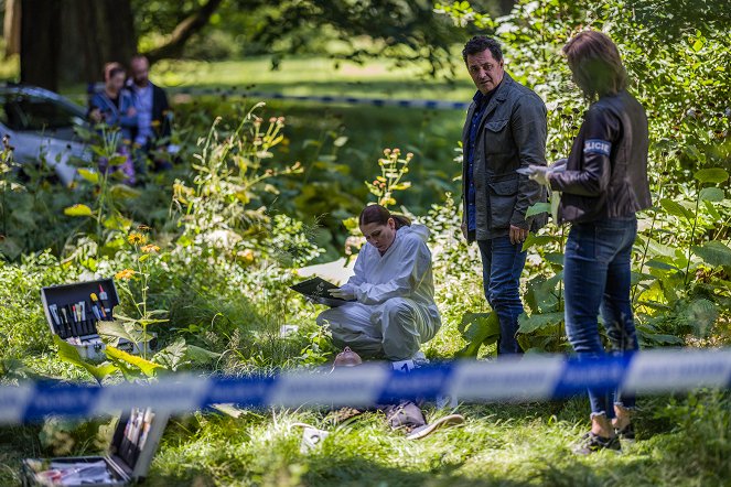 Specialisté - Slušný život - Photos - Gabriela Míčová, Martin Dejdar