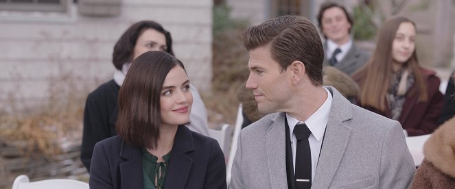 The Hating Game - Photos - Lucy Hale, Austin Stowell
