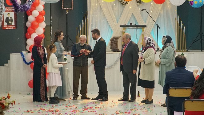 Gönül Dağı - Season 3 - Gurbeti Ben Yaşadım - Kuvat elokuvasta