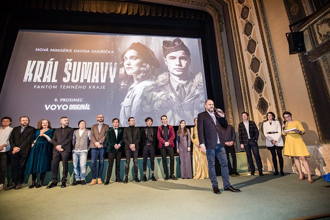 Král Šumavy: Fantom temného kraje - Rendezvények - Slavnostní premiéra minisérie Král Šumavy: Fantom temného kraje 21. 11. 2022 v kině Lucerna - Oskar Hes, Jan Nedbal, Denis Šafařík, Vojtěch Vodochodský, Judit Pecháček, David Ondříček