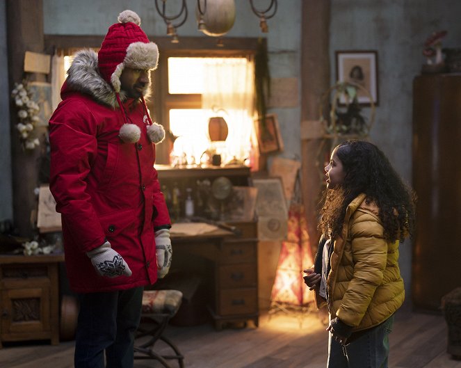 The Santa Clauses - Chapter Three: Into the Wobbly Wood - Photos - Kal Penn, Rupali Redd
