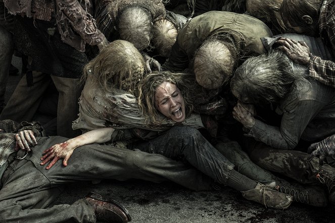 The Walking Dead - Rest in Peace - Photos