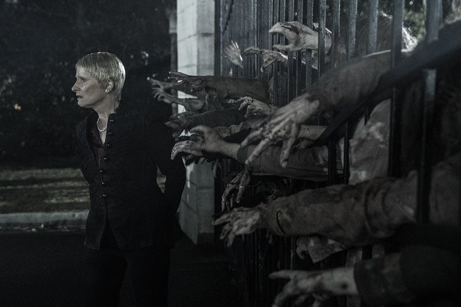 Walking Dead - Odpočívajte v pokoji - Z filmu - Laila Robins