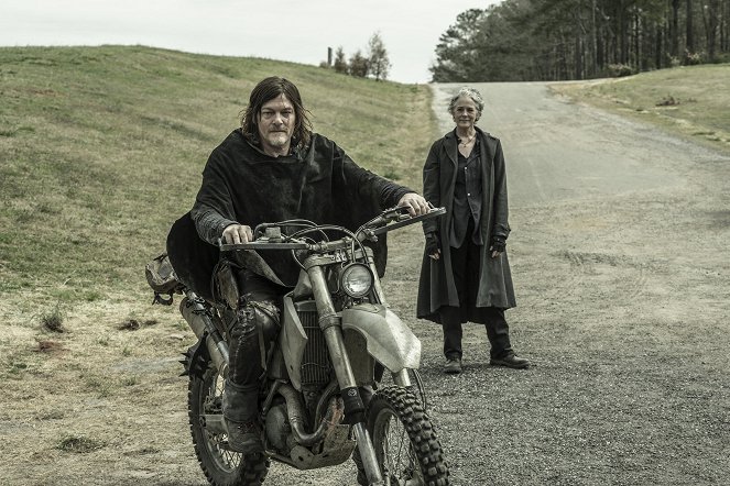 Živí mrtví - Série 11 - Odpočívej v pokoji - Z filmu - Norman Reedus, Melissa McBride