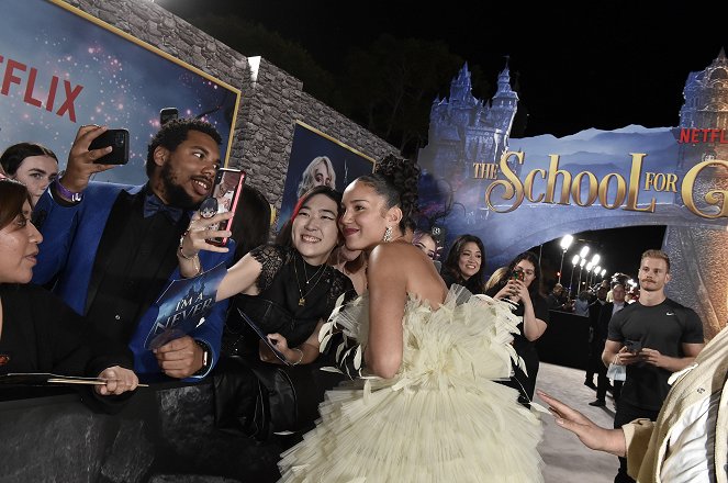 The School for Good and Evil - Events - World Premiere Of Netflix's The School For Good And Evil at Regency Village Theatre on October 18, 2022 in Los Angeles, California - Sofia Wylie