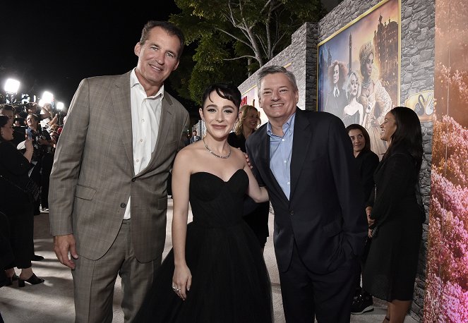 The School for Good and Evil - Events - World Premiere Of Netflix's The School For Good And Evil at Regency Village Theatre on October 18, 2022 in Los Angeles, California - Scott Stuber, Sophia Anne Caruso, Ted Sarandos