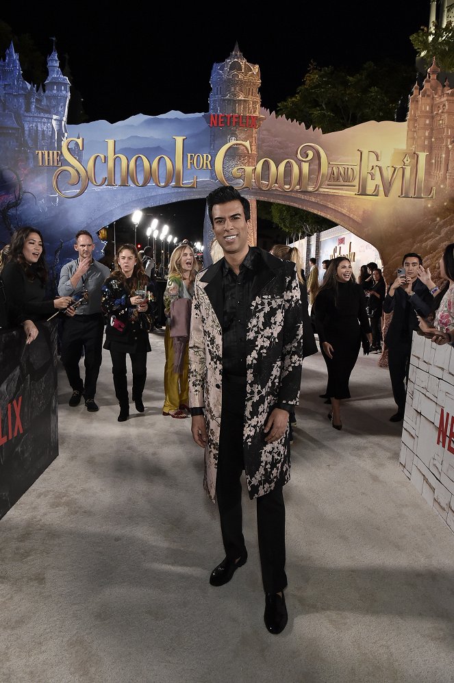 The School for Good and Evil - Eventos - World Premiere Of Netflix's The School For Good And Evil at Regency Village Theatre on October 18, 2022 in Los Angeles, California - Soman Chainani
