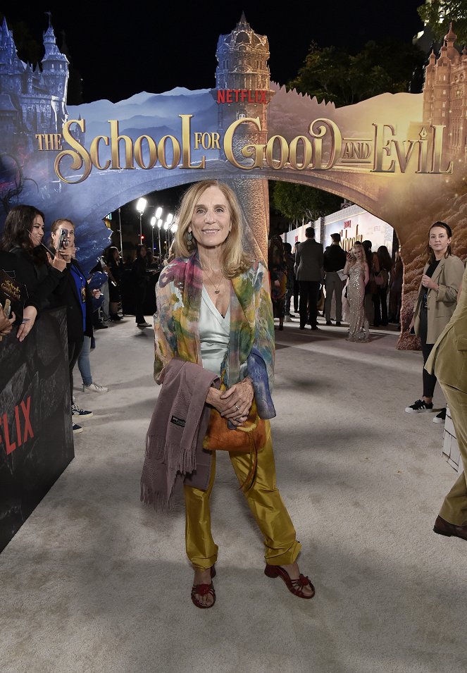 Škola dobra a zla - Z akcí - World Premiere Of Netflix's The School For Good And Evil at Regency Village Theatre on October 18, 2022 in Los Angeles, California - Jane Startz