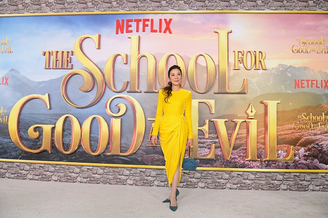 The School for Good and Evil - Eventos - World Premiere Of Netflix's The School For Good And Evil at Regency Village Theatre on October 18, 2022 in Los Angeles, California - Michelle Yeoh