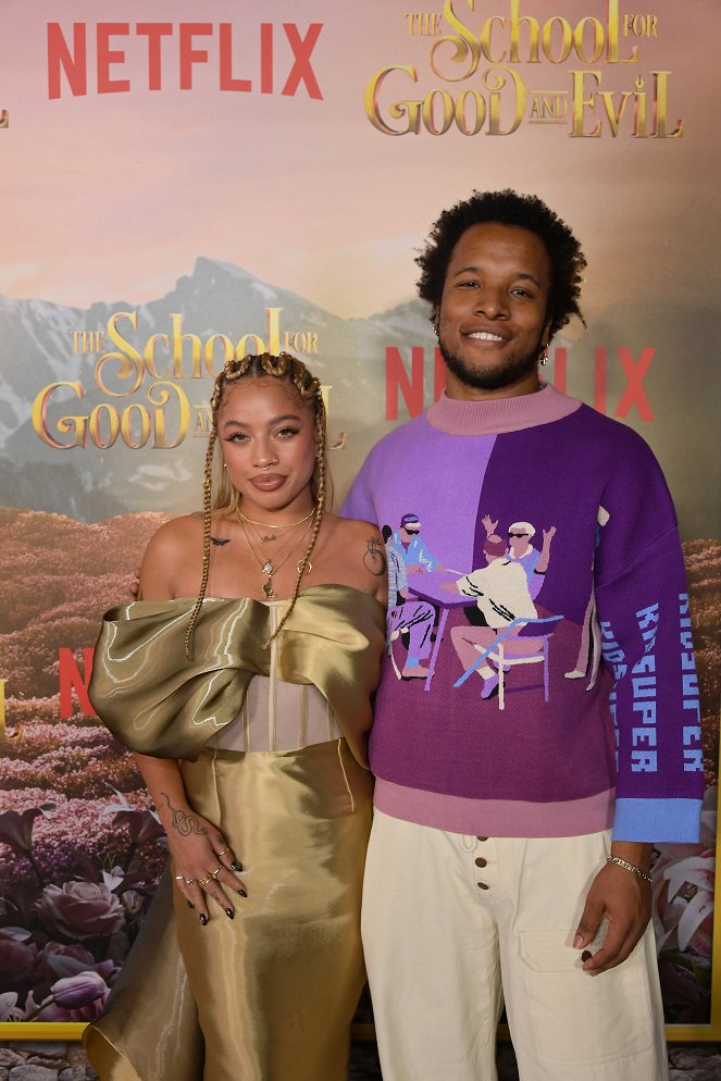 The School for Good and Evil - Eventos - World Premiere Of Netflix's The School For Good And Evil at Regency Village Theatre on October 18, 2022 in Los Angeles, California - Kiana Ledé