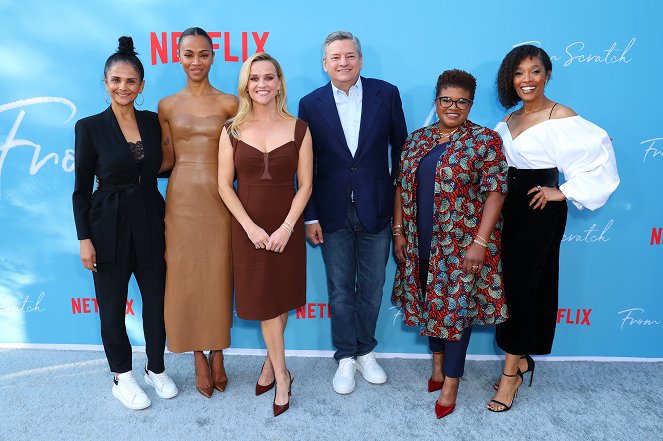Od nuly - Z akcí - Netflix's From Scratch Special Screening at Netflix Tudum Theater on October 17, 2022 in Los Angeles, California - Zoe Saldana, Reese Witherspoon, Ted Sarandos, Attica Locke, Tembi Locke
