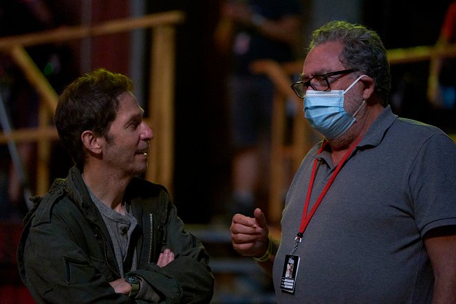 Guillermo del Toro's Cabinet of Curiosities - Lager 36 - Dreharbeiten - Tim Blake Nelson, Guillermo Navarro