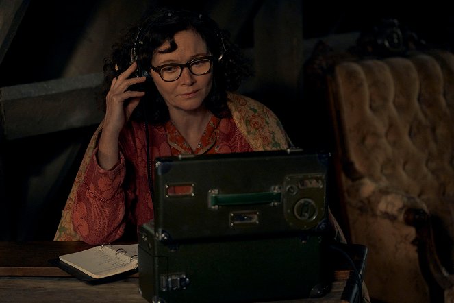 Guillermo del Toro's Cabinet of Curiosities - The Murmuring - Van film - Essie Davis