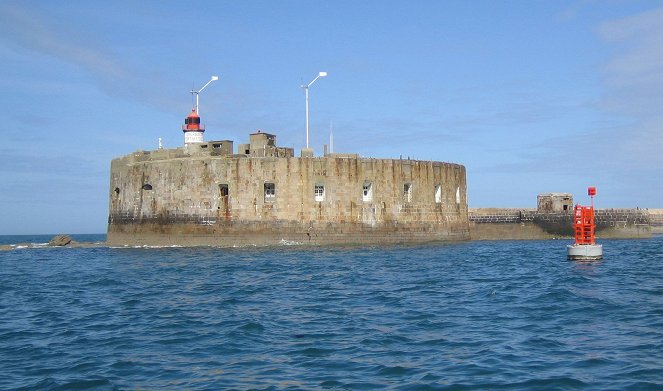 Maritime Fortresses: The Last Defensive Walls - Photos