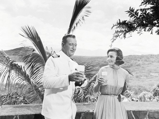 Szemben az árral - Filmfotók - John Wayne, Patricia Neal
