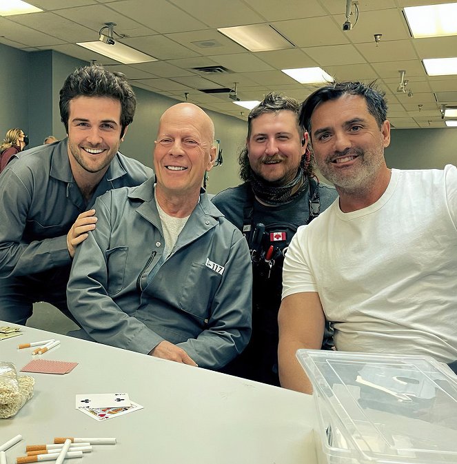 Detective Knight : Rogue - Tournage - Beau Mirchoff, Bruce Willis, Corey Large