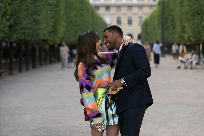 Emily in Paris - I Have Two Lovers - Photos - Lily Collins, Lucien Laviscount