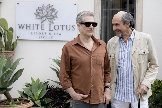 The White Lotus - Abductions - Photos - Michael Imperioli, F. Murray Abraham