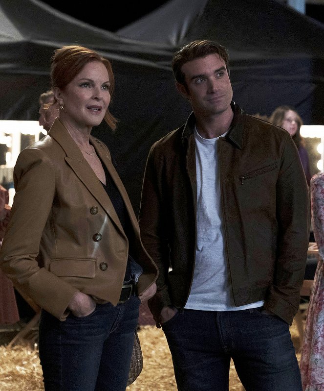 Monarch - Mergers and Propositions - Do filme - Marcia Cross, Joshua Sasse