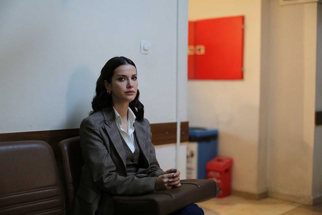 Yürek Çıkmazı - Episode 6 - Photos - İrem Helvacıoğlu