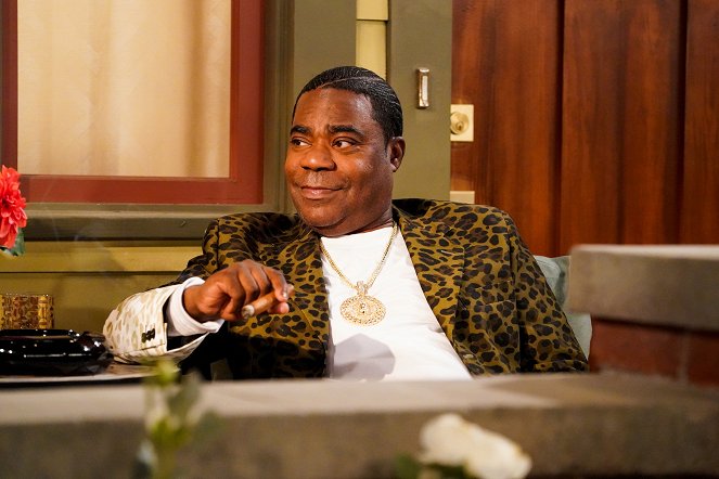 The Neighborhood - Season 4 - Welcome to Bro Money, Bro Problems - Photos