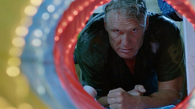 Pups Alone: A Christmas Peril - Film - Dolph Lundgren